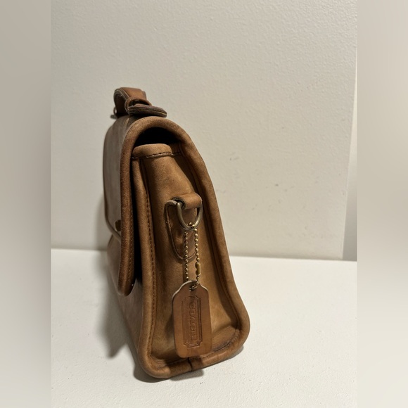 RARE Vintage Coach Court Bag in Burnished Glove Tan Leather - Picture 4 of 16